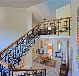 6 bedroom villa with large pool and tennis court near Arezzo, Southern Tuscany, sleeps 12